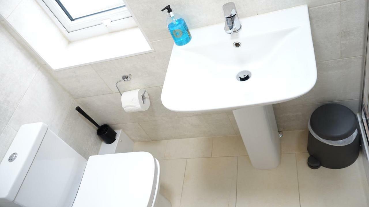 Heathrow Ensuite Rooms- Auto Check In London Eksteriør bilde