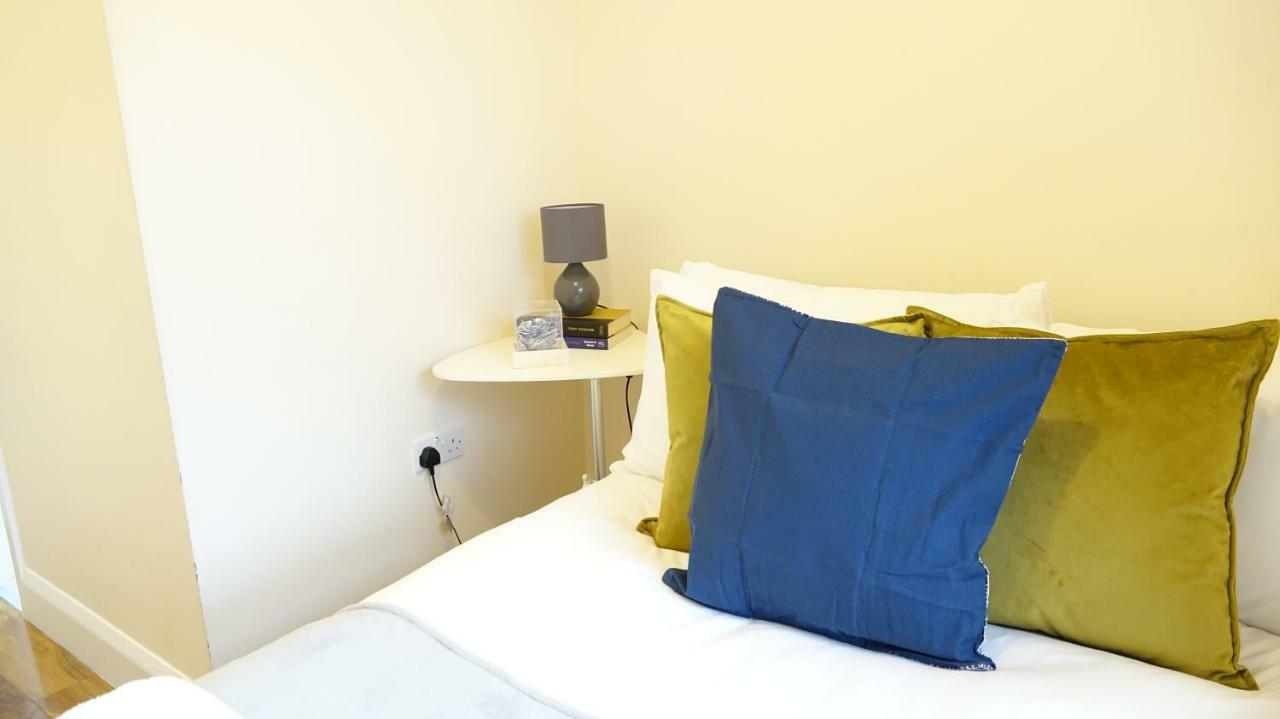 Heathrow Ensuite Rooms Stanwell Eksteriør bilde