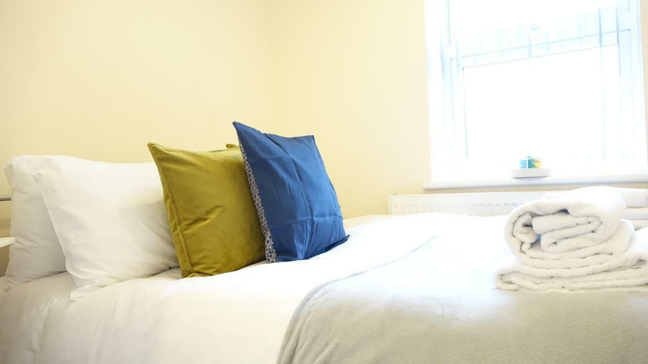 Heathrow Ensuite Rooms- Auto Check In London Eksteriør bilde