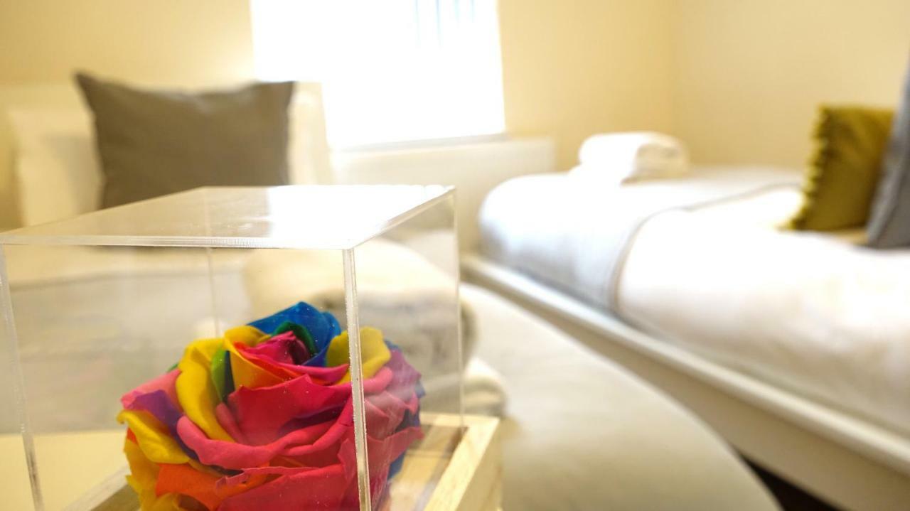 Heathrow Ensuite Rooms- Auto Check In London Eksteriør bilde
