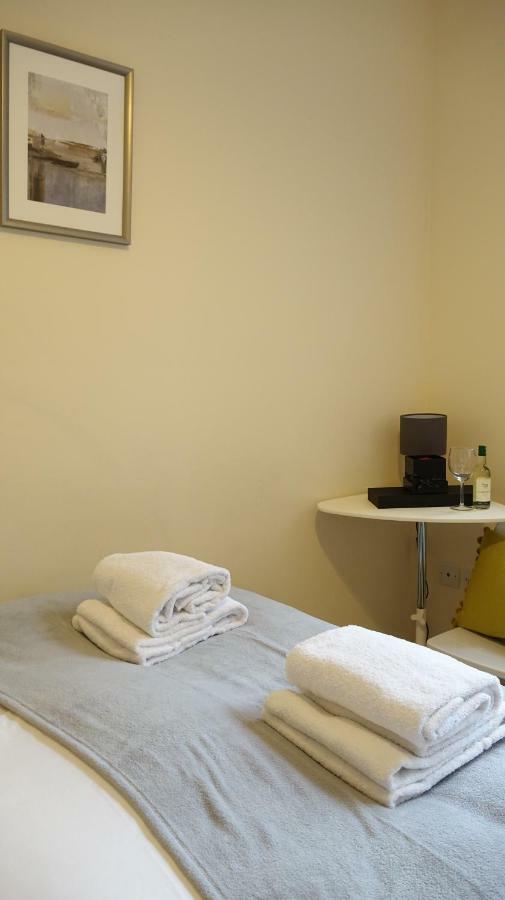 Heathrow Ensuite Rooms- Auto Check In London Eksteriør bilde
