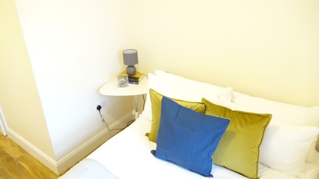 Heathrow Ensuite Rooms Stanwell Eksteriør bilde