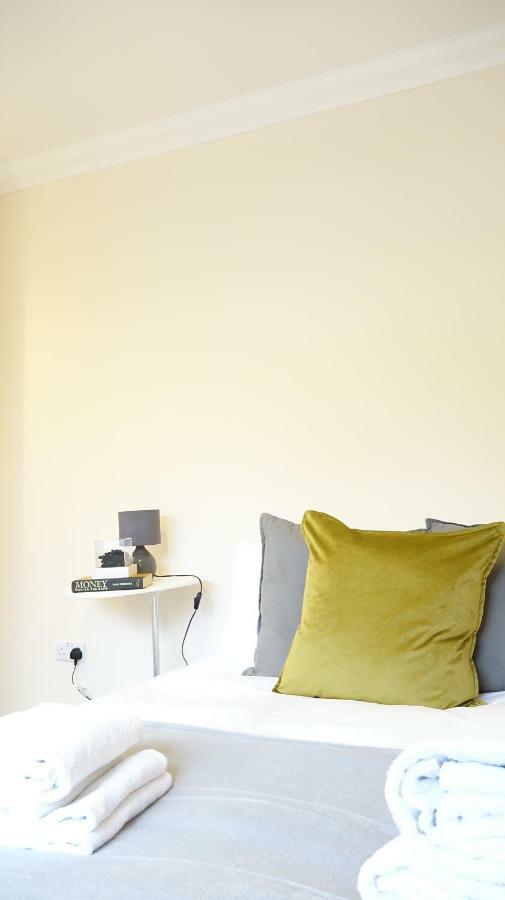 Heathrow Ensuite Rooms- Auto Check In London Eksteriør bilde