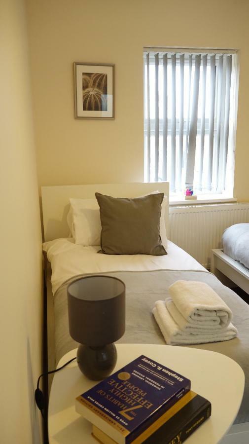 Heathrow Ensuite Rooms- Auto Check In London Eksteriør bilde