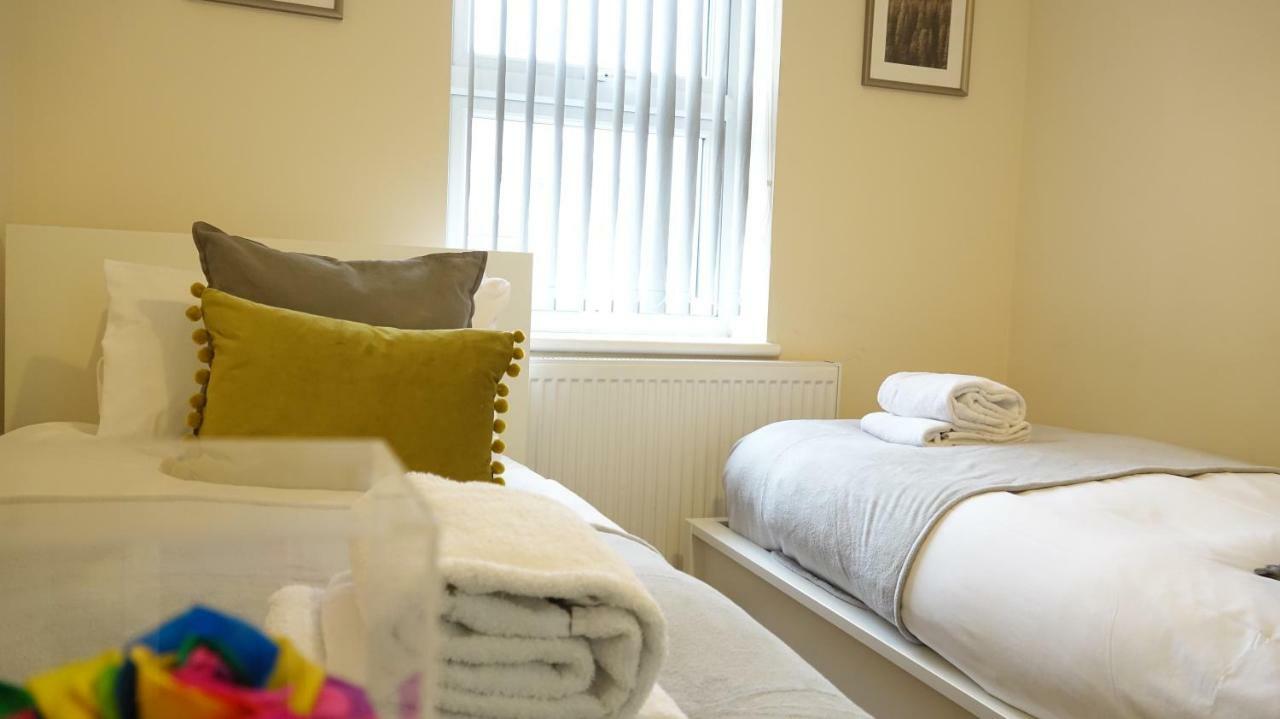 Heathrow Ensuite Rooms- Auto Check In London Eksteriør bilde