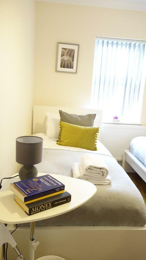 Heathrow Ensuite Rooms- Auto Check In London Eksteriør bilde