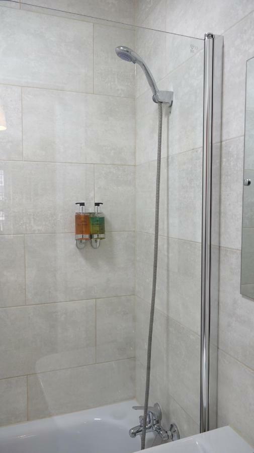 Heathrow Ensuite Rooms- Auto Check In London Eksteriør bilde