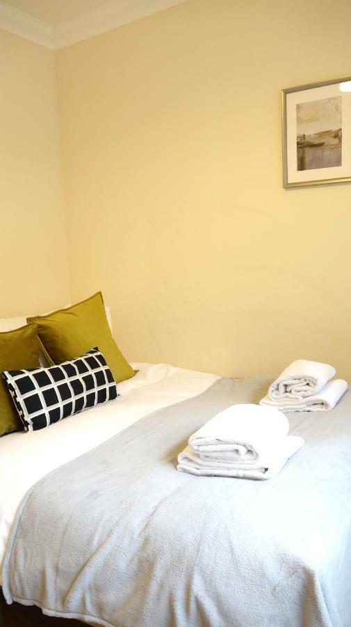 Heathrow Ensuite Rooms- Auto Check In London Eksteriør bilde