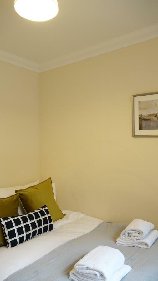 Heathrow Ensuite Rooms- Auto Check In London Eksteriør bilde