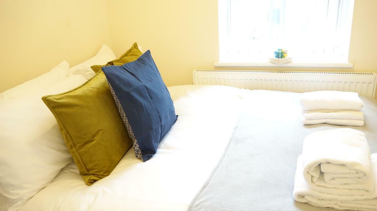 Heathrow Ensuite Rooms- Auto Check In London Eksteriør bilde